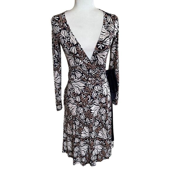 Diane Von Furstenberg Silk Wrap Dress Size 2 - Picture 3 of 6